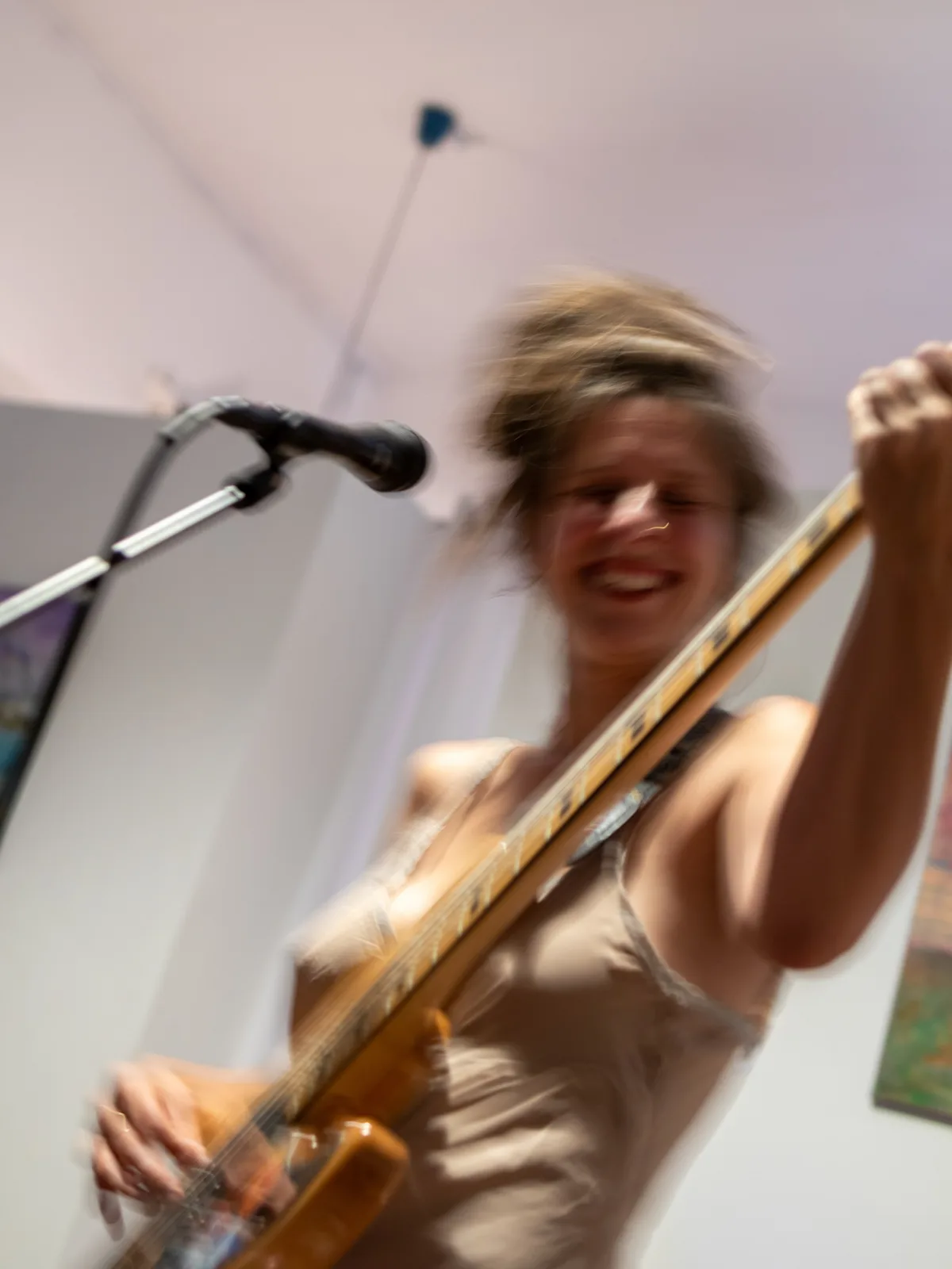 Koncert Sisy Feher v Art Gate Gallery